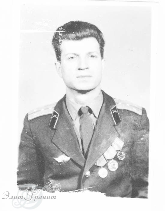 Фотомедальон на памятник. Ретушь.